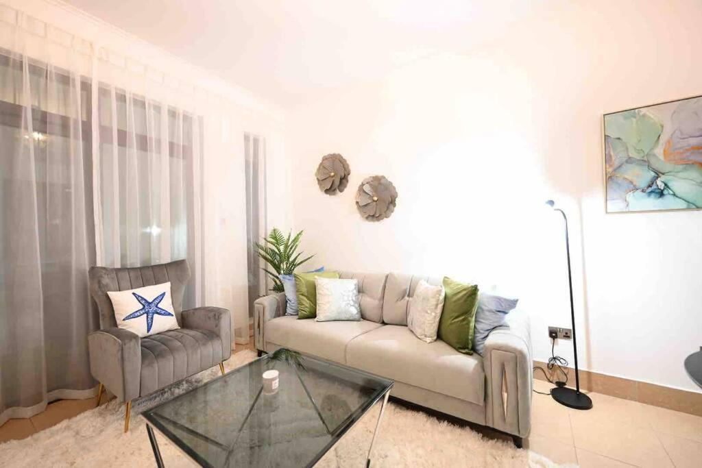 Brand New Furniture . Close To Dubai Mall. Kültér fotó