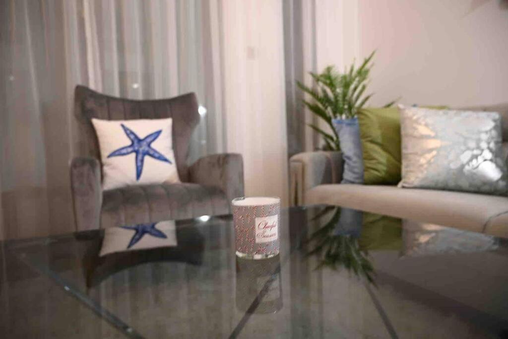 Brand New Furniture . Close To Dubai Mall. Kültér fotó